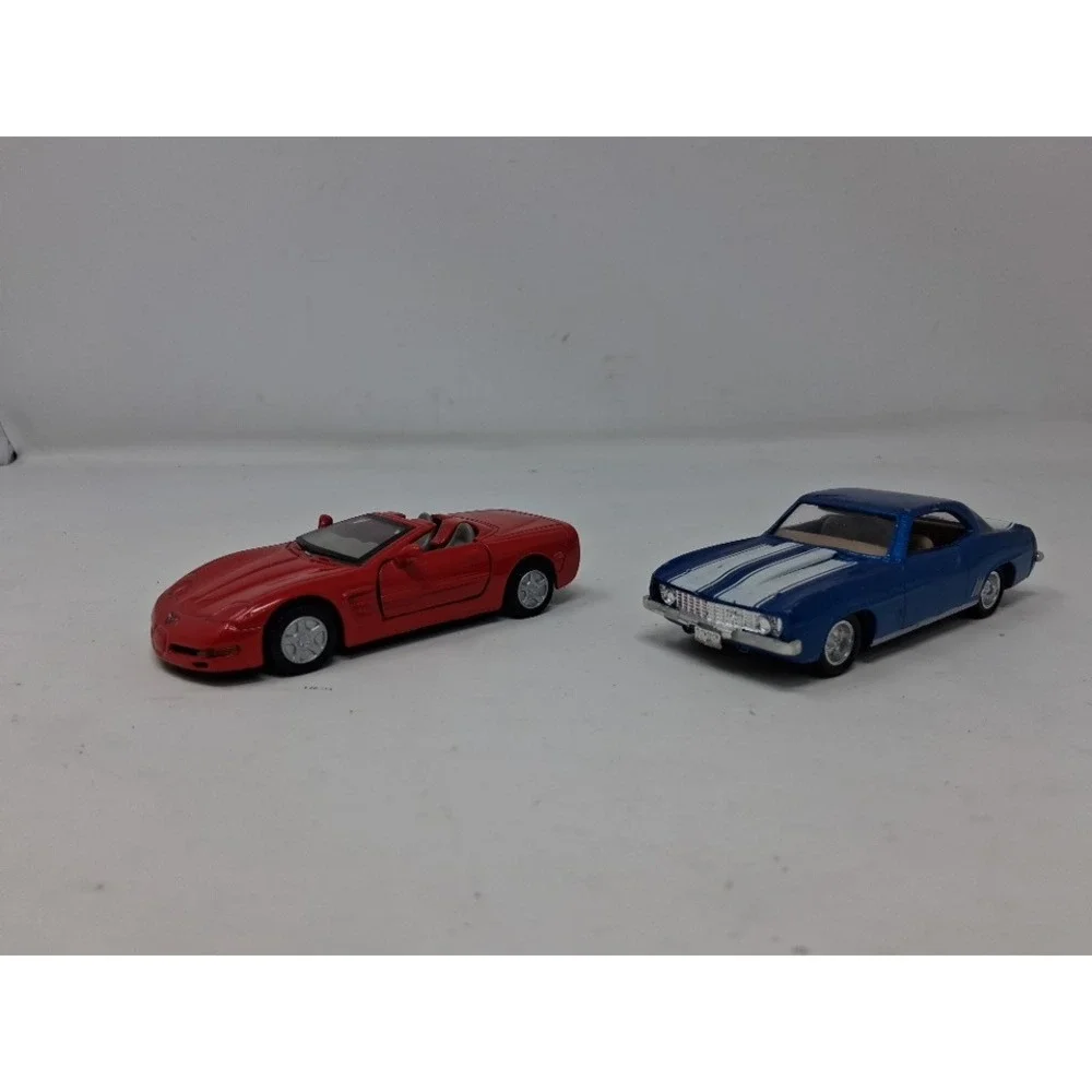 Ertl 1969 Camaro Z28 Blue & 1998 Corvette Red 1:43 Diecast Model Car Lot. W